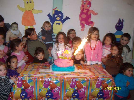 Alma en su 4 cumpleaos con amigos (Jun/2009)