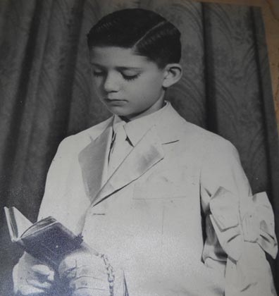 Angel Esteban Giordano en su primera comunin (06/Ene/1958)