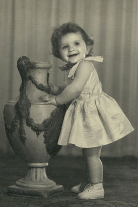 Maria Ester Ceballos cuando cumplio un ao (5/Mar/1955)